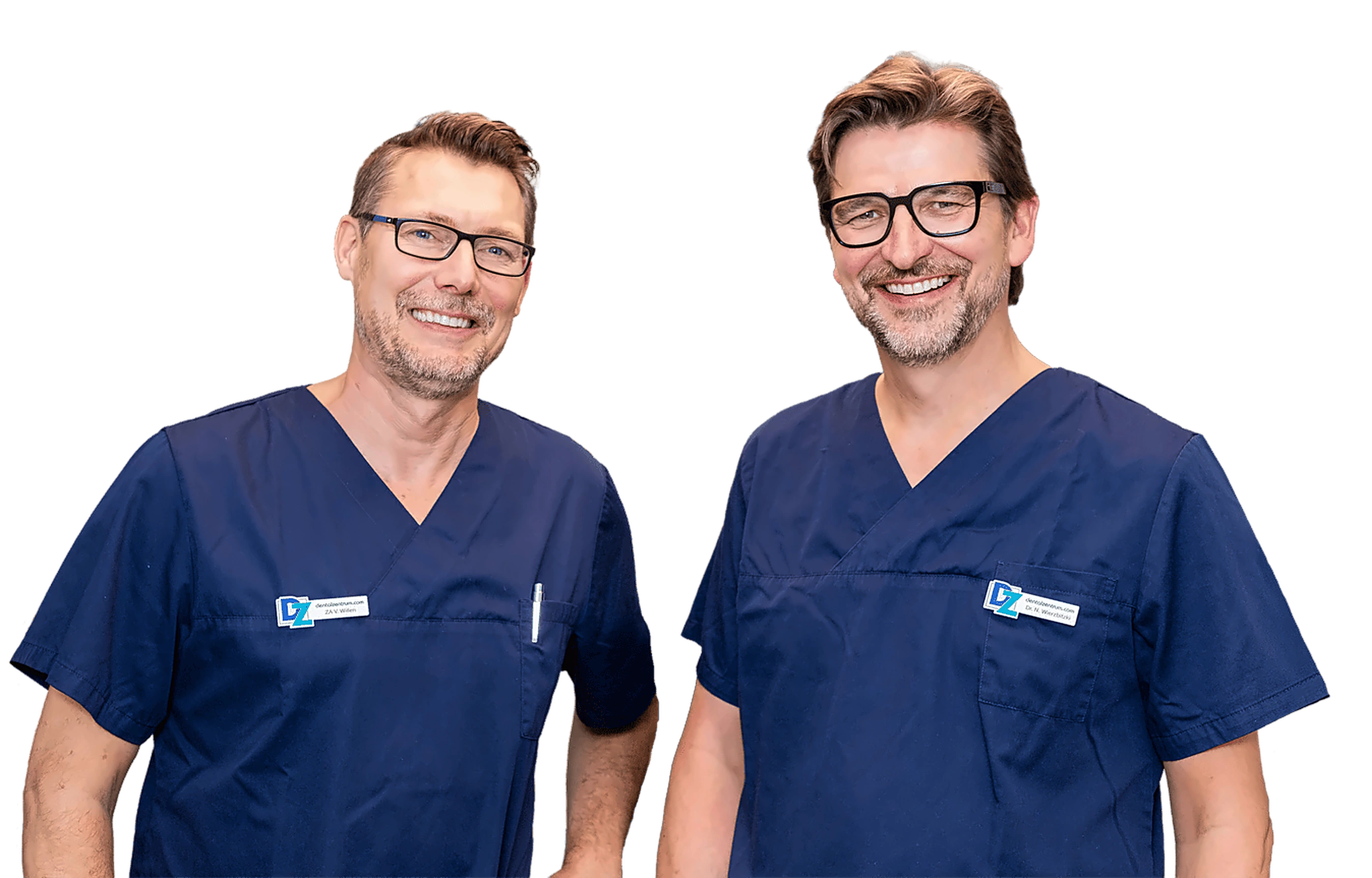 Zwei Zahnärzte des Dentalzentrums in blauer Praxiskleidung